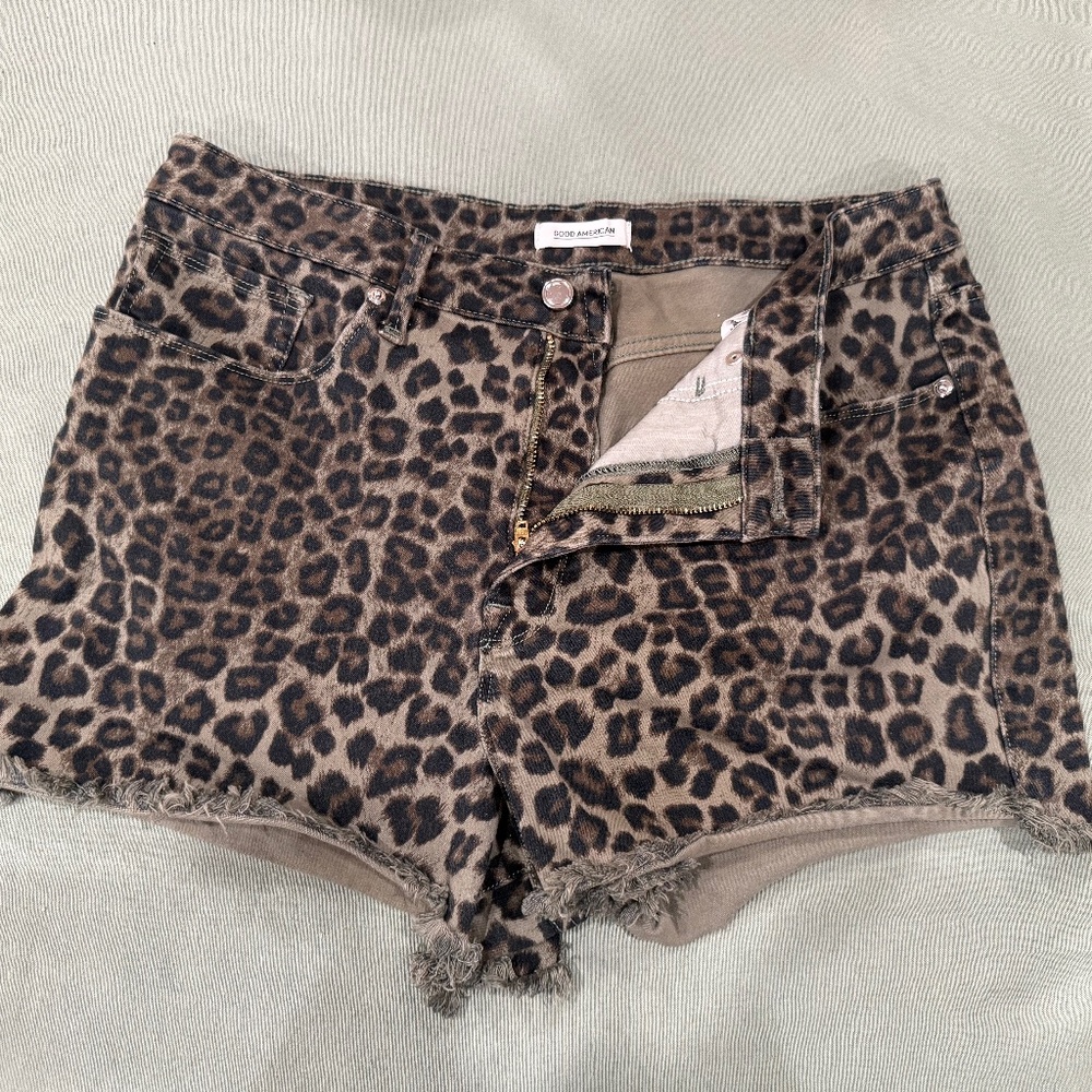 good American green cheetah short